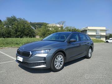 Skoda Octavia 1.5 tsi mhev Executive 115cv dsg