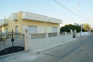 PESCOLUSE VILLINI A SOLI 50m DALLA SPIAGGIA