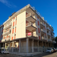 Lecce Centro 1° Piano Ampia Metratura - Garage