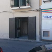 Locale commerciale su Piazza della Repubblica