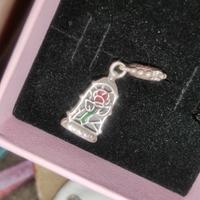 PANDORA Disney La Bella e la Bestia Charm Rosa