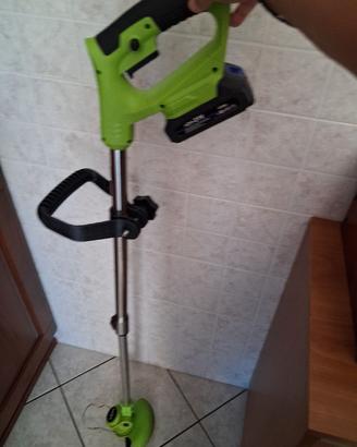 tagliabordi a batteria