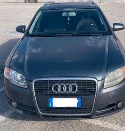 Audi A4 avanti 2.0 TDI- per ricambi o cambio motor