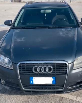 Audi A4 avanti 2.0 TDI- per ricambi o cambio motor