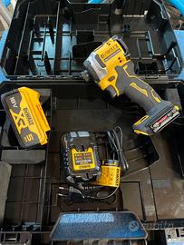 AVVITATORE AD IMPULSI DEWALT