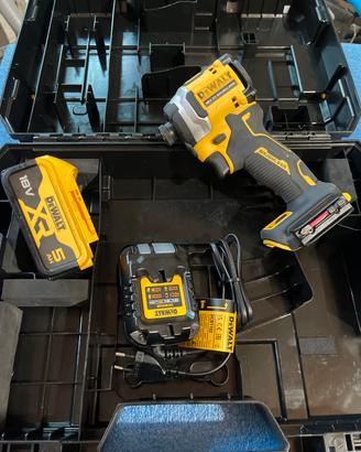 AVVITATORE AD IMPULSI DEWALT