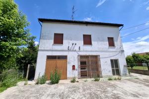 Fabbricato indipendente a cavezzo