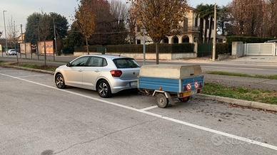 Rimorchio per auto