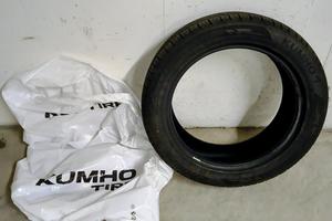Set 4 Gomme Estive Kumho Crugen Premium 225/55 R19