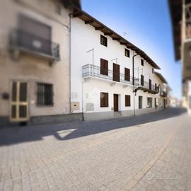CASA DI CORTE A ALICE CASTELLO
