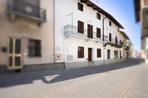 CASA DI CORTE A ALICE CASTELLO