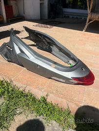 carena posteriore con faro  Kymco Agility 125