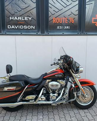 Harley-davidson CVO Ultra Classic Electra Glide FL