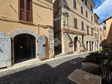 2 LOCALI A FIUGGI