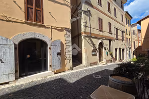 2 LOCALI A FIUGGI