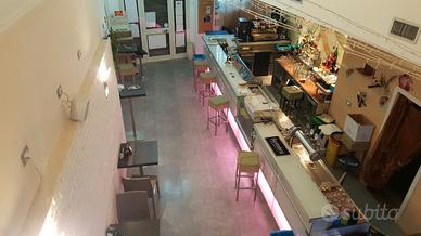 Bar con cucina + sala slot adaicente