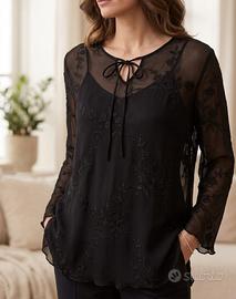 Blusa nera trasparente con ricami