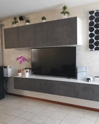 Appartamento secondo piano con giardino privato