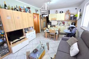 Laives: bilocale con balcone