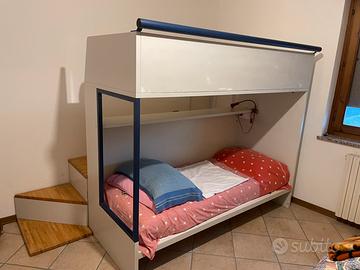 Letto a castello con passerella e gavone