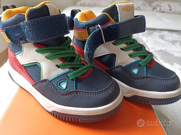 Scarpe nuove bambino 