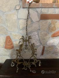 Lampadario vintage in ottone e cristallo