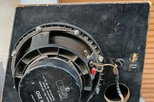 Subwoofer e amplificatore