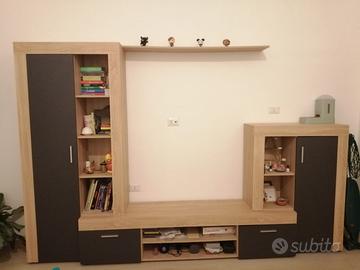 Piccola Parete Attrezzata