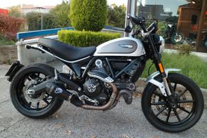 Ducati Scrambler 800 ICON