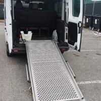 Scivolo per disabili per furgone