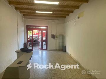 DUE LOCALI COMMERCIALI