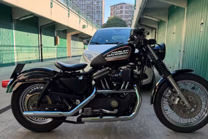 Harley Sportster 883 del 2003 Centenario
