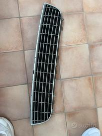 Griglia inferiore grande punto