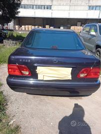 Mercedens benz e320