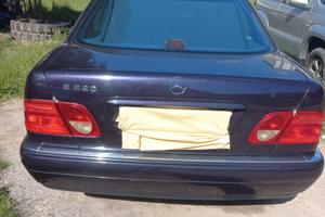 Mercedens benz e320