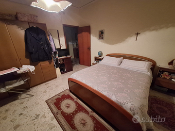 Camera singola in grande appartamento