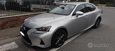 Lexus is300
