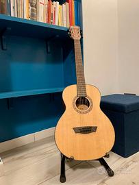 Chitarra da viaggio Washburn pari al nuovo