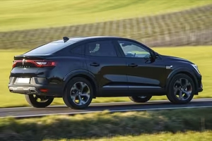 RENAULT Arkana TECHNO Hybrid E-Tech 145 CV RS Line