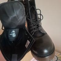 stivaletti tipo anfibi