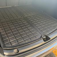 Set tappetini in gomma  Tesla Model Y