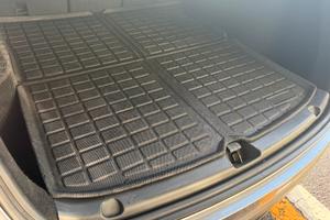 Set tappetini in gomma  Tesla Model Y