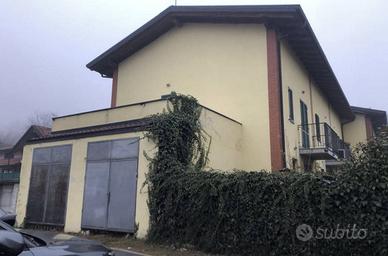 Immobile in asta di 145 m² con 4 locali e box auto