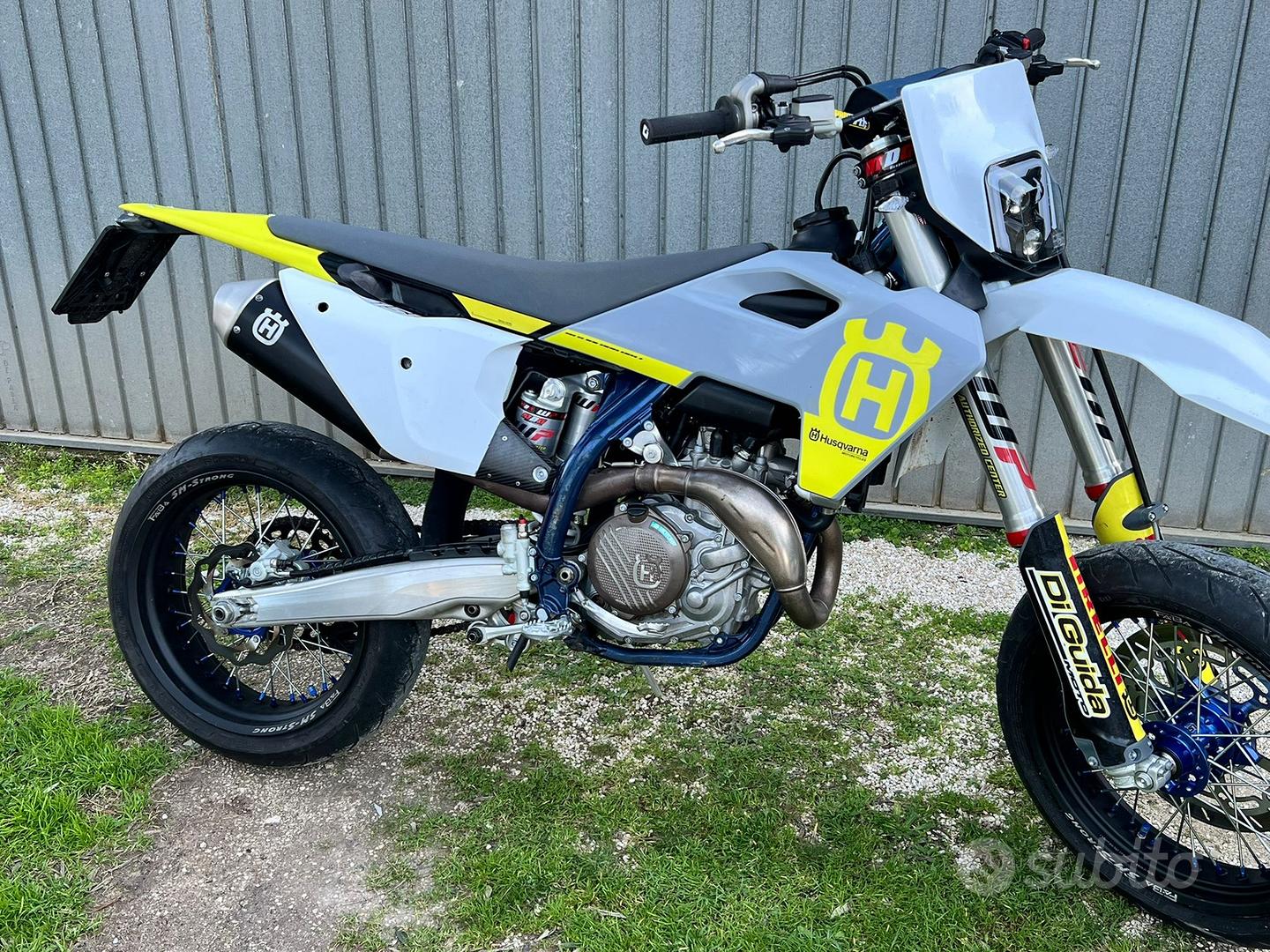 Husqvarna 450 motard Moto e Scooter In vendita a Lecce