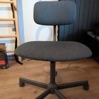 Sedia minimal da scrivania Ikea 