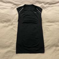 NIKE Maglia termica smanicata da uomo taglia S