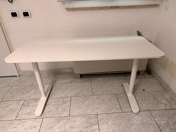 Scrivania Bekant 140x60