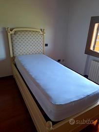 Letto singolo in legno massiccio con rete a doghe