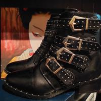 Stivaletti borchiette