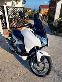 Honda Integra nc700d